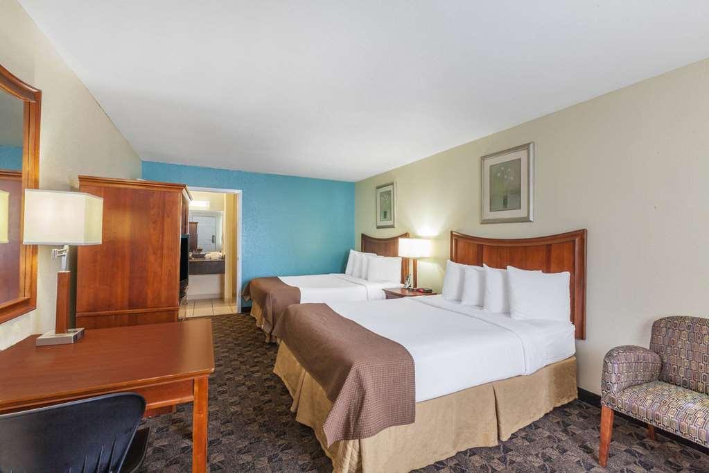 Travelodge By Wyndham Натчиточес Номер фото